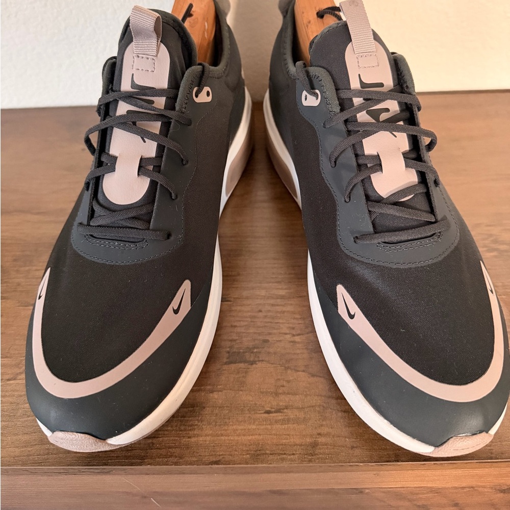 Nike Black and Mauve Air Max Dia - Picture 5 of 9
